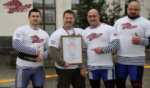 Силачи России установили рекорд в честь открытия железнодорожного сообщения по Крымскому мосту