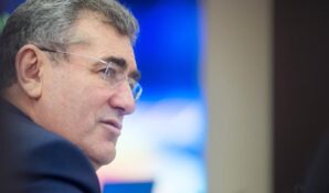 Исаак Калина в рамках Гайдаровского форума рассказал об улучшении результатов столицы в исследовании PISA