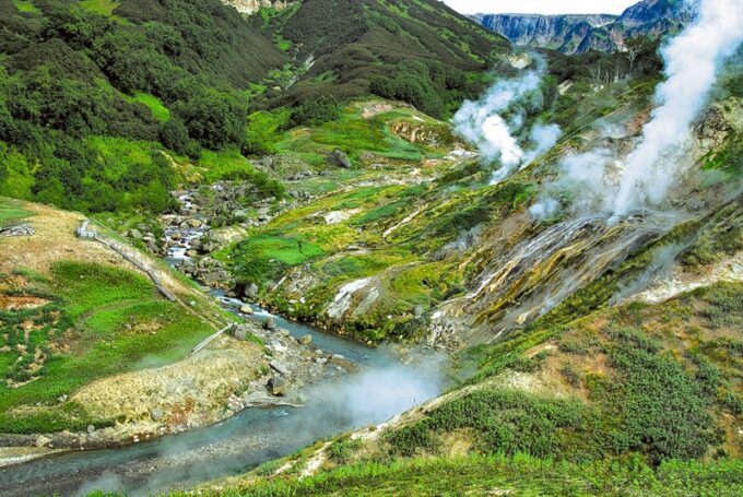 «М.Видео-Эльдорадо» помогает с проведением в Москве выставки «Кроноцкий заповедник: здесь сохраняют диких лососей»