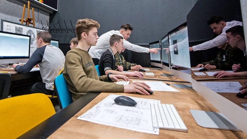 Стоит ли записывать детей в «топовые» учебные заведения в рейтинге школ Москвы