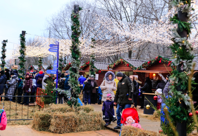 Спортсмены мирового уровня проводят мастер-классы на Рождественской елке от Федерации бокса России