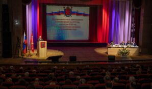 Михаил Романов поделился с общественностью решением проблем Колпинского района