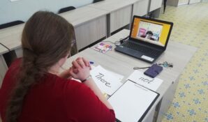 Исаак Калина анонсировал присвоение высшей категории наиболее эффективным в период дистанционного обучения столичным учителям