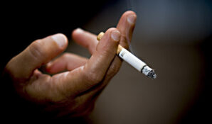 Потребители бестабачных смесей вернулись к сигаретам