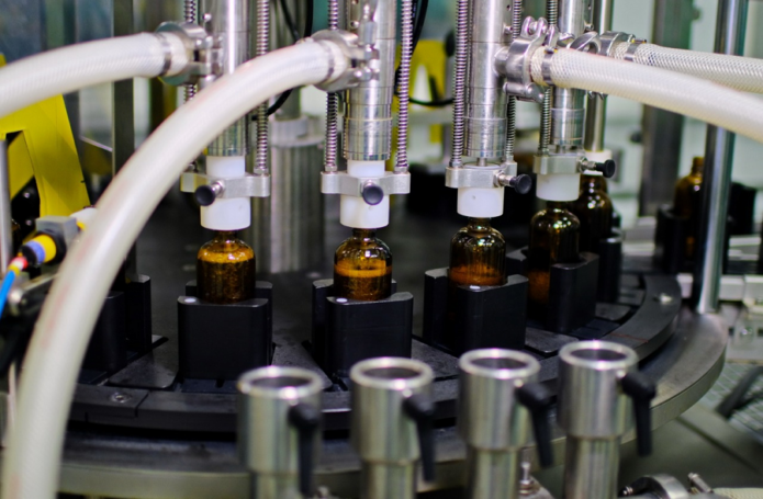 Компания «Эвалар» передаст партию антисептиков для волонтеров