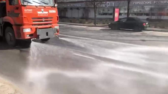 Жилые и общественные пространства Москвы массово дезинфицируют