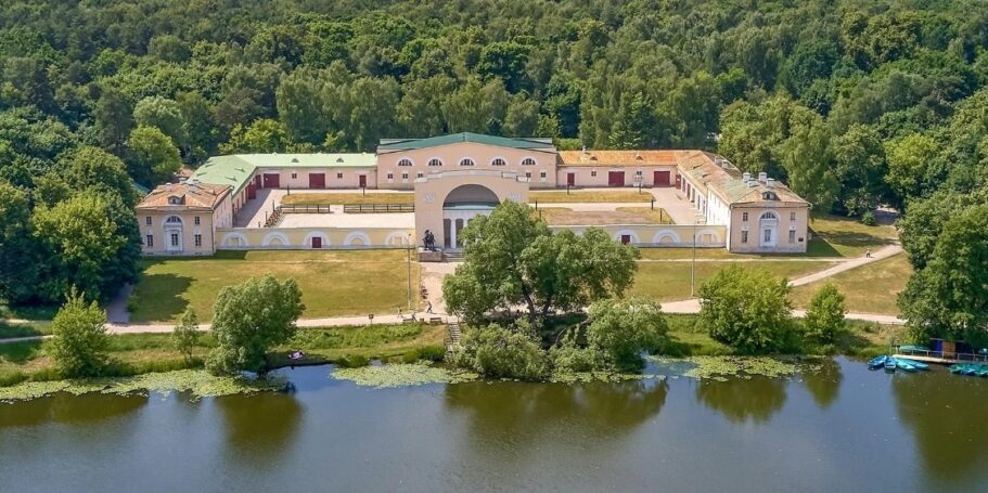 Mos.ru: погулять по столичным паркам теперь можно не выходя из дома