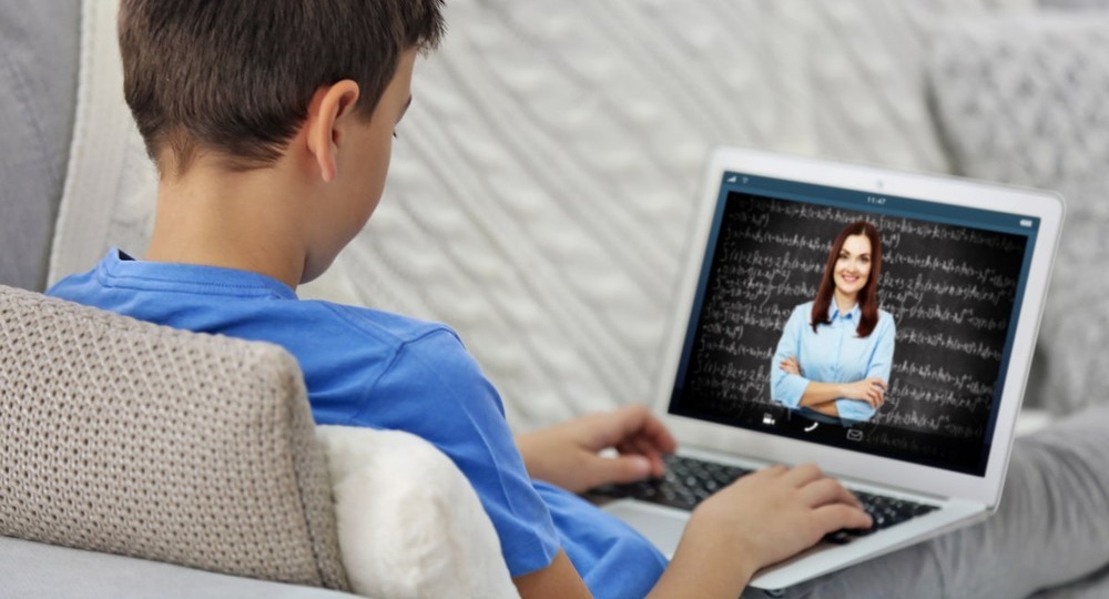 Классные часы в школах столицы проводят в дистанционном формате