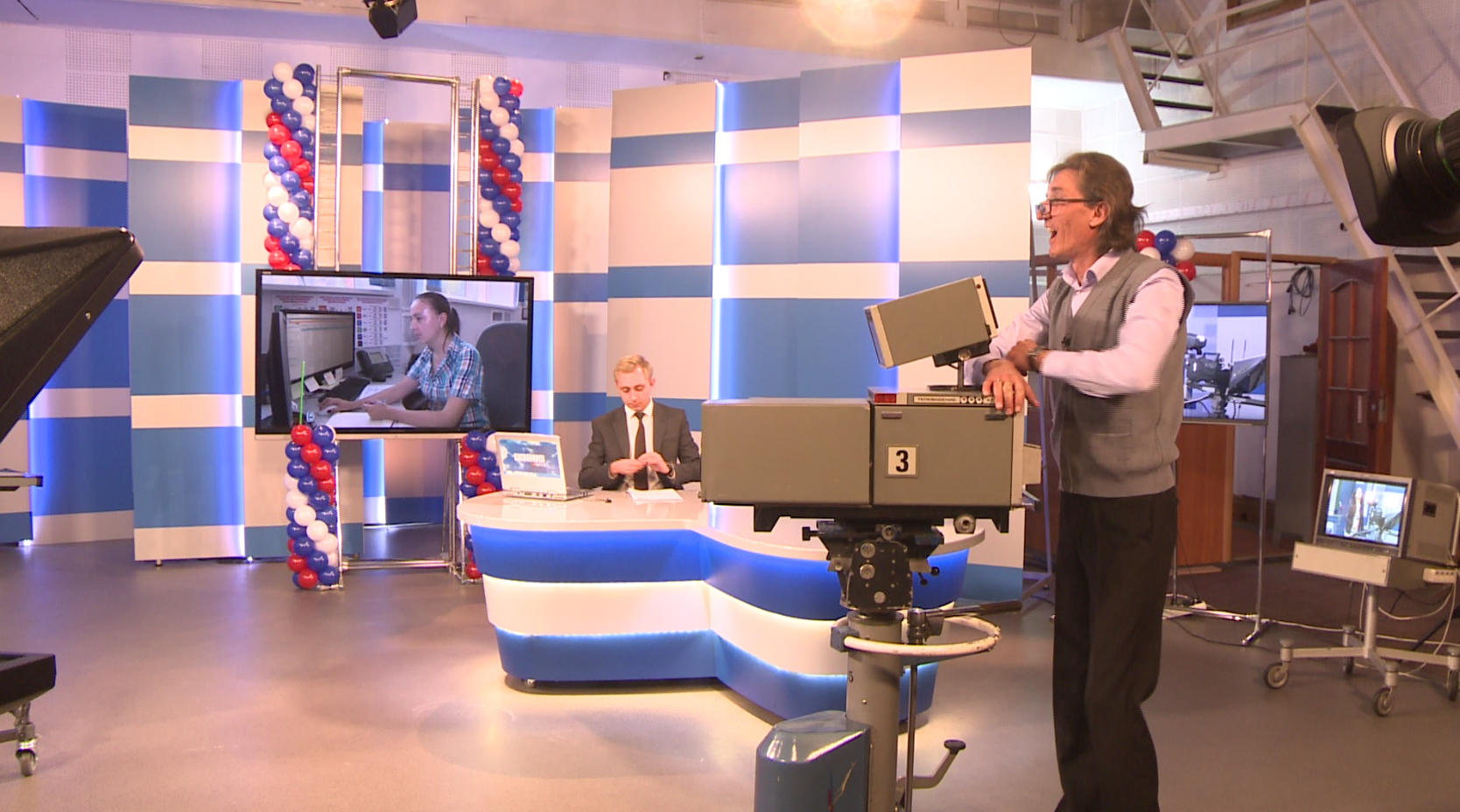 Зачем замглавы Минкомсвязи Олег Иванов хочет уничтожить 1200 региональных телеканалов?