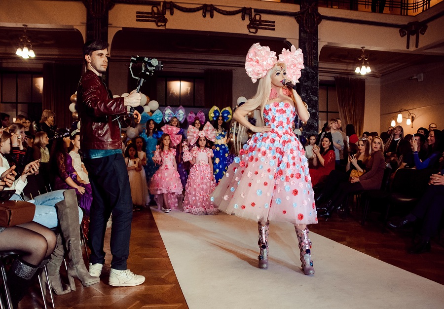 Новая коллекция Русской Барби Тани Тузовой в Музее моды в Гостином дворе