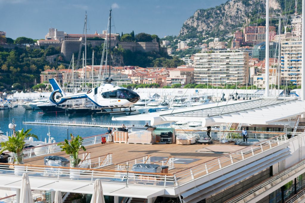 Совладелец Belgravia Yachts Виктор Мартынов: вертолеты позволяют увеличить количество возможных сценариев использования суперъяхты