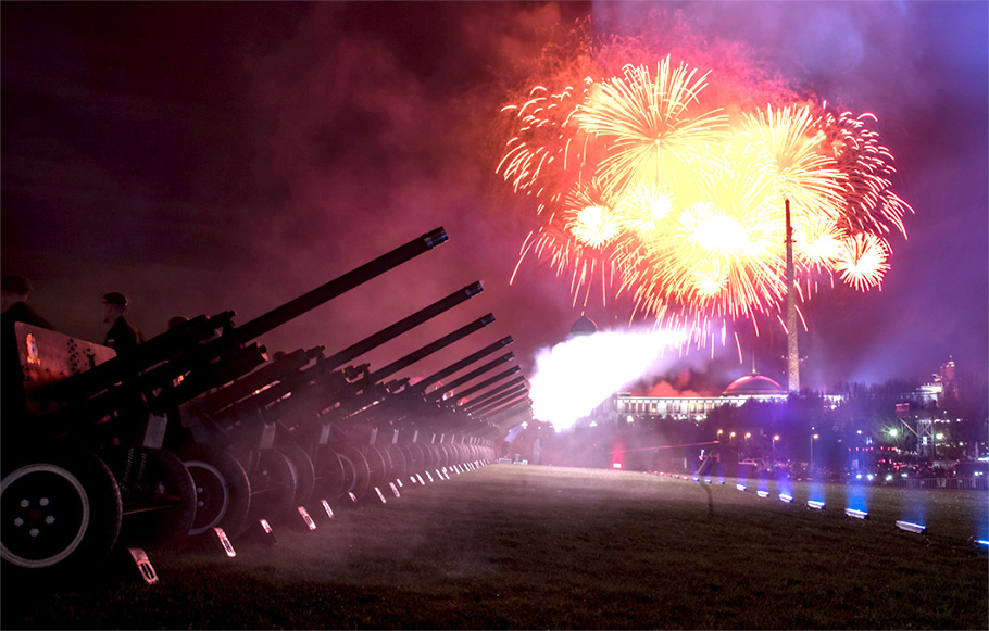 В Правительстве Москвы предостерегли горожан от походов на салют в честь Дня Победы