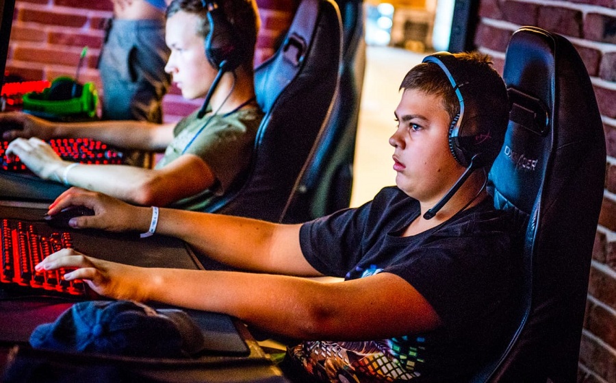 Попробовать свои силы в киберспорте приглашают детей, подростков и молодежь на специальном Чемпионате