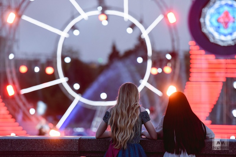 Антон Молев рассказал о праздновании школьного выпускного в московском парке Горького