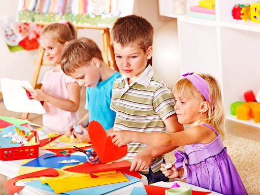 По каким причинам в России уменьшилась доступность дополнительных занятий для детей?