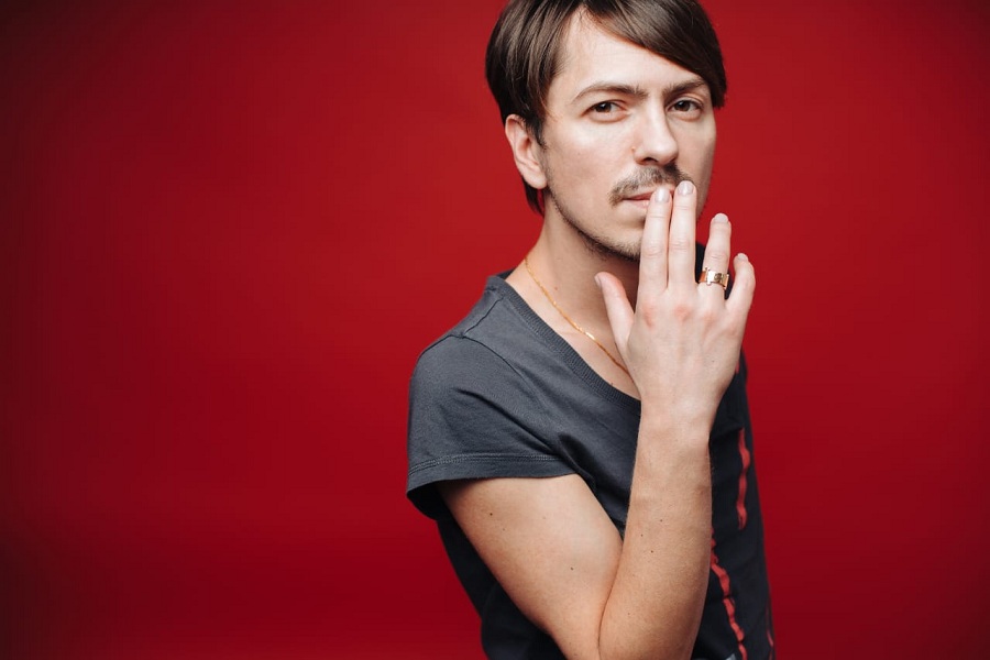 «Волосы для меня, как полотно для художника»: звёздный стилист Артём Древельман о своей карьере