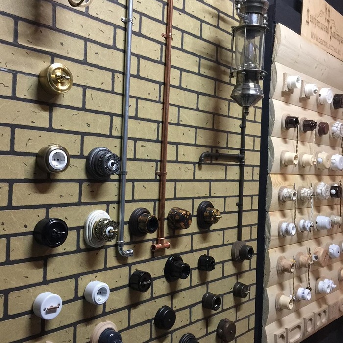 Салон электрики Decoelectro на Автозаводской снова открыл свои двери для посетителей