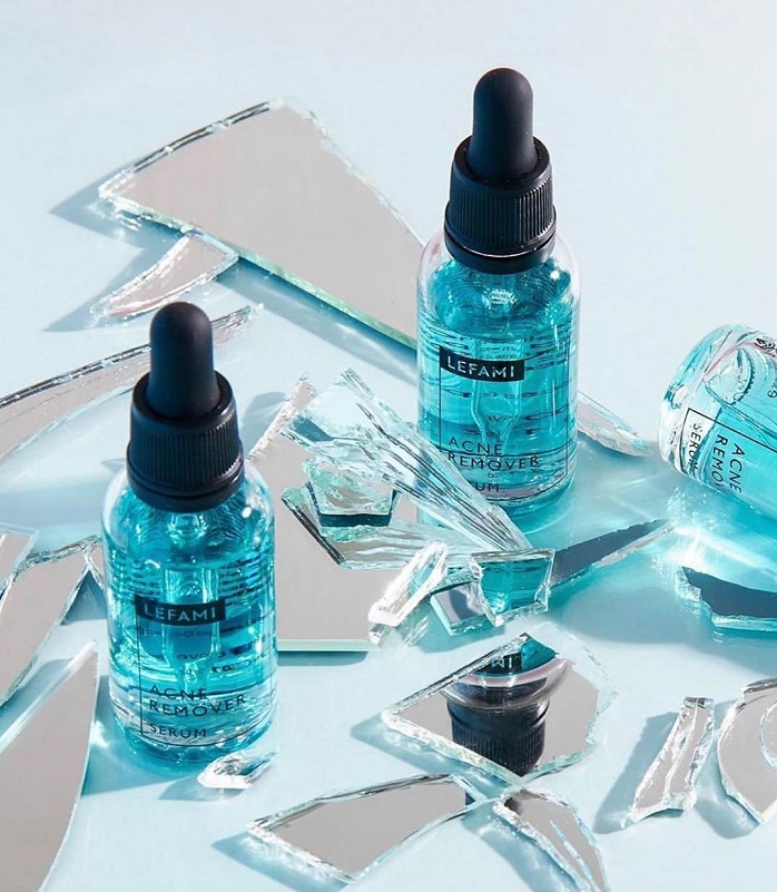 Рейтинг лучших средств от акне снова возглавила голубая сыворотка Aсne Remover от Lefami Femfatal