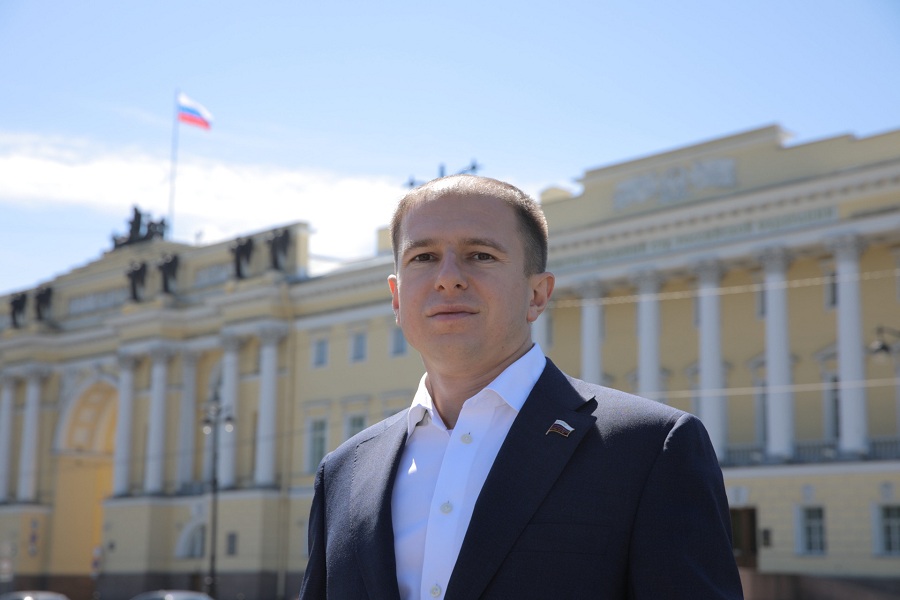 Михаил Романов поздравил сотрудников ОМОН с профессиональным праздником