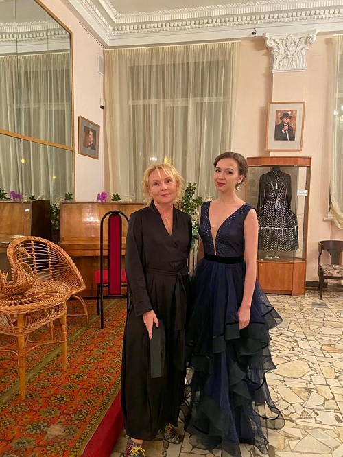 Музыка со смыслом: романс Ирины Тумановой «Две розы» покорил жюри конкурса «Романсиада»