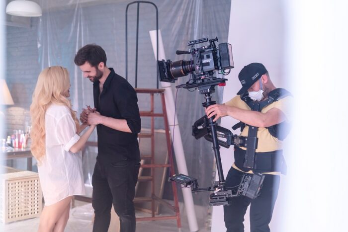 6 ноября Anastasia Stone выпустила клип на новую песню «Любовь-искусство»