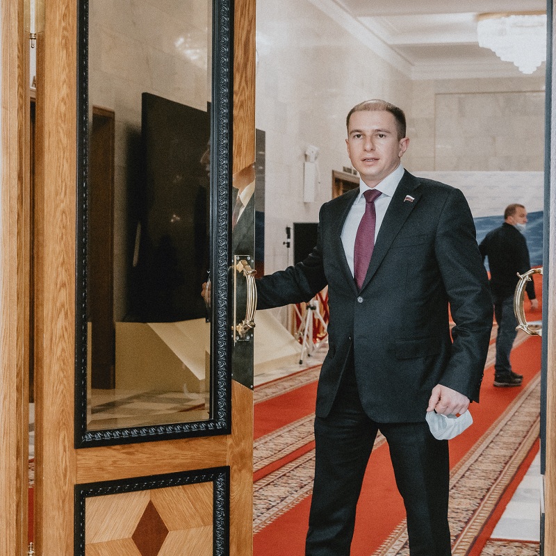 Михаил Романов: «Приняты важные законопроекты, касающиеся негативной практики использования сети Интернет»