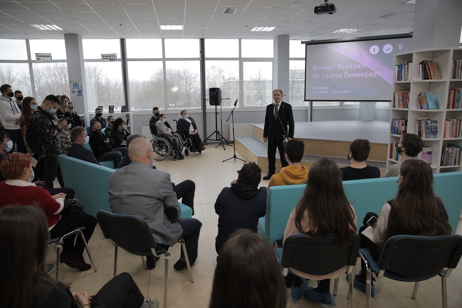 Михаил Романов принял участие в открытии выставки «Выжил! Выстоял! Не сдался Ленинград» в городе Колпино
