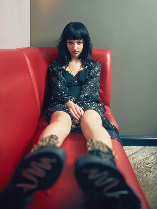 Блогер-миллионник Лиза Анохина выпустит книгу-откровение