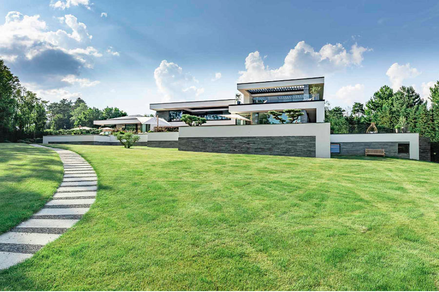 Ultima Collection расширяет свою стратегию КСО