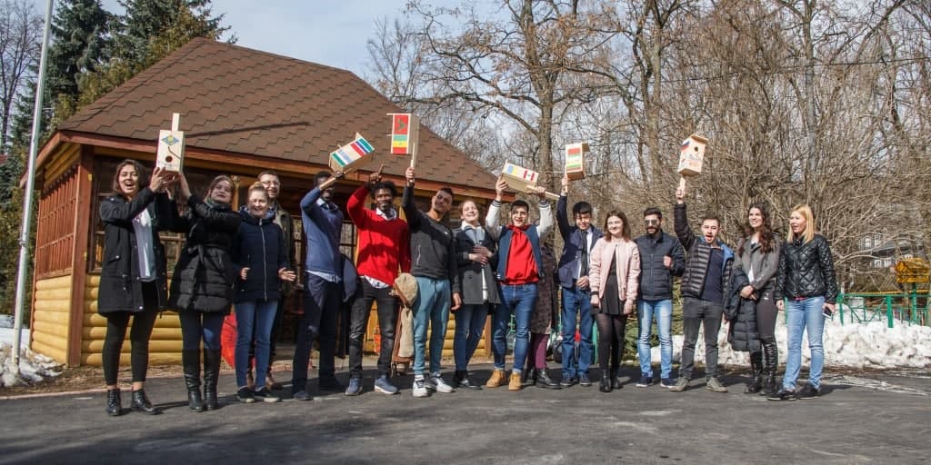 Мосприрода объявила о начале акции по установке скворечников