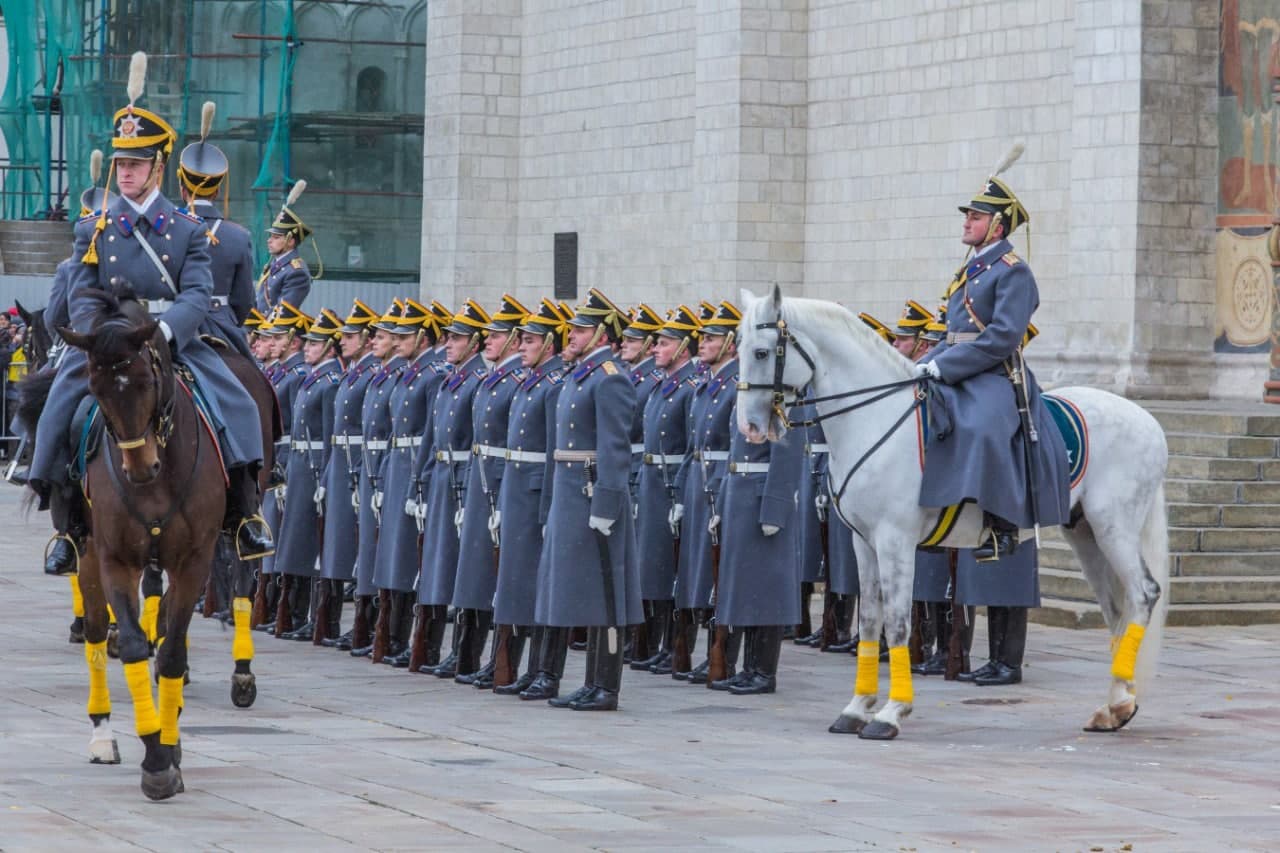 Кремль открывает сезон развода пеших и конных караулов