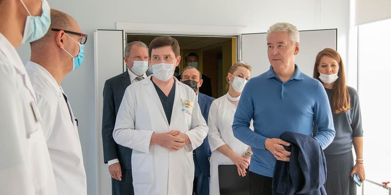 Собянин пообещал московским медсестрам премии 20 тыс. рублей в честь профессионального праздника