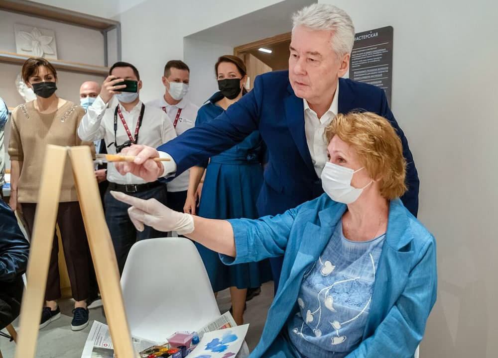 «День социального работника»: мэрия Москвы премирует сотрудников соцсферы на 30 тыс. рублей