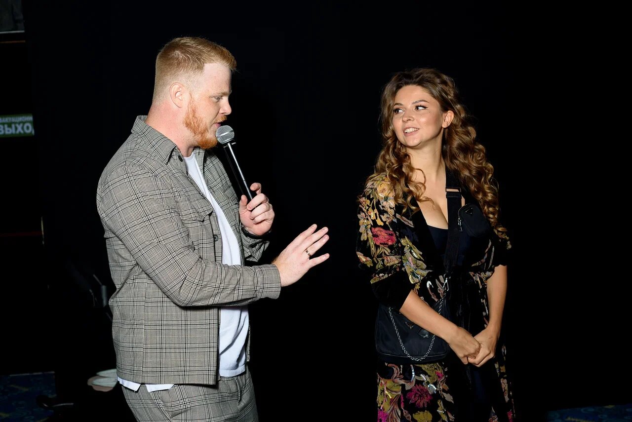 Секс-блогер Катя Вагимагия стала главной героиней шоу на ТНТ и арендовала кинотеатр