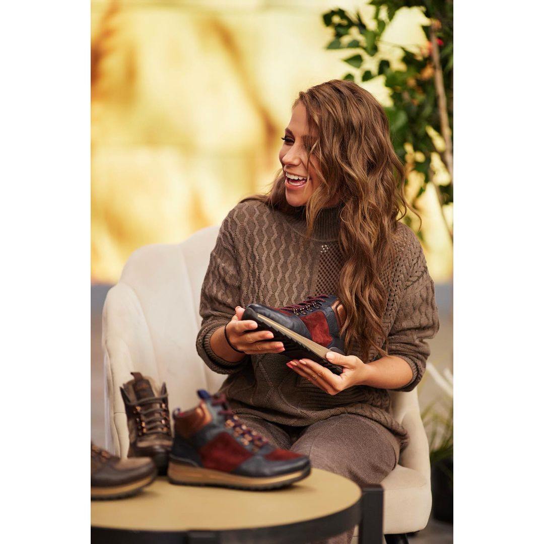 Обувной бренд Ara отметил день рождения в эфире канала Shopping Live