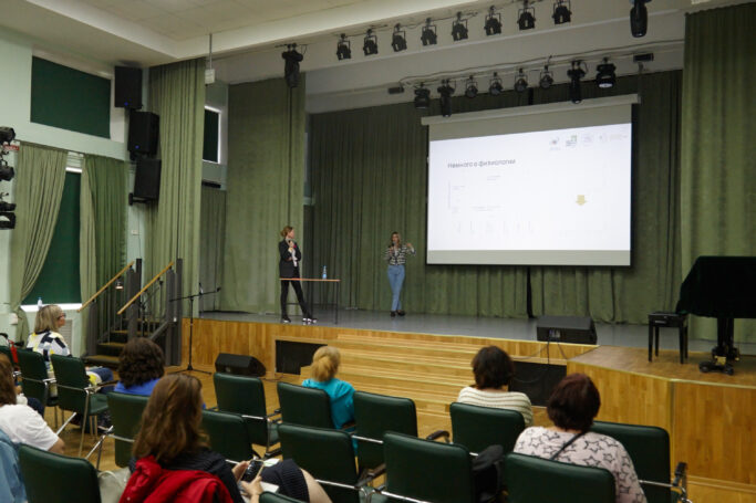 Родители-агенты влияния подготовились к началу нового учебного года