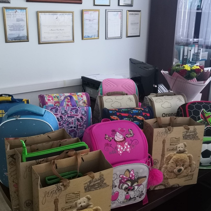 К 1 сентября в Сочи провели благотворительную акцию «Соберём ребёнка в школу!»