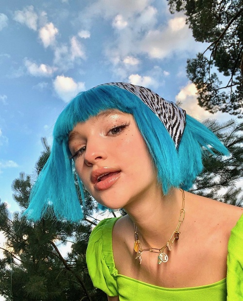 Лиза Анохина рассказала о секретах популярности в шоу «Ночной Контакт»