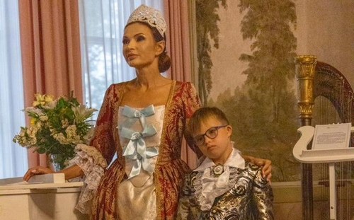 Инклюзивный бал «МЫВСЕРАЗНЫЕ — Мы выбираем Солнце» прошел в Москве