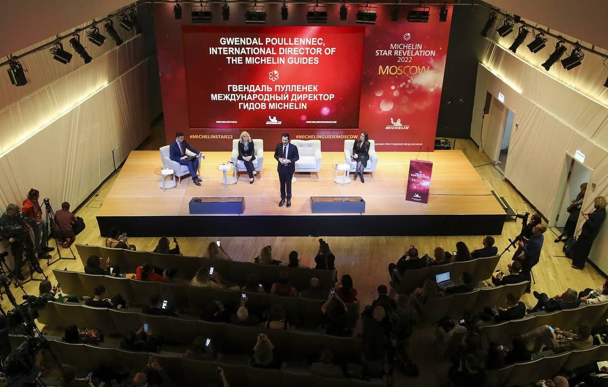 Собянин вручил звезды Michelin столичным рестораторам