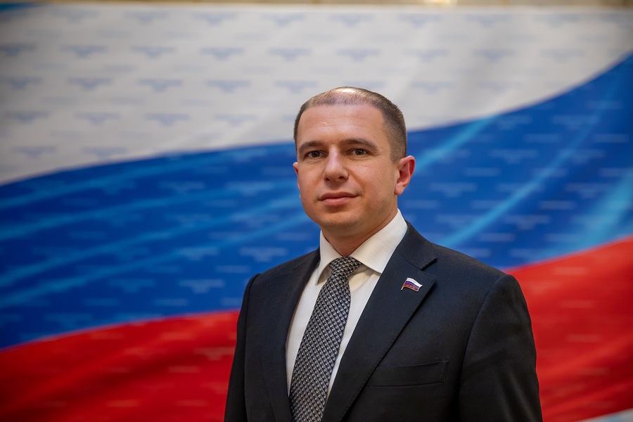 Михаил Романов: «С введением цифрового полиса ОМС подтвердить свое право на бесплатную медицинскую помощь можно будет с помощью смартфона»