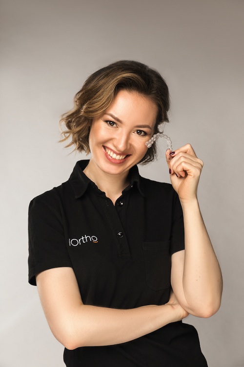 Стоматолог-ортодонт Ксения Брылина объяснила, почему лечение на элайнерах становится популярным