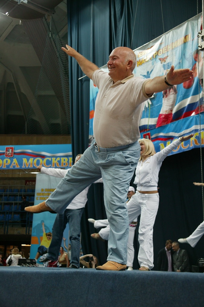 Премией «За преданность детству» оценен вклад Юрия Лужкова в поддержку детей и детства