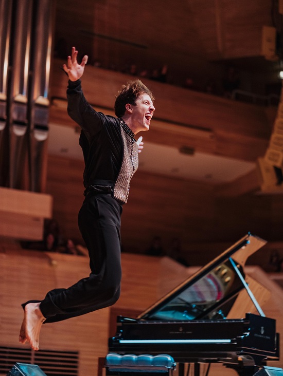 Первый сольный публичный концерт пианиста Стивена Ридли состоялся в Москве