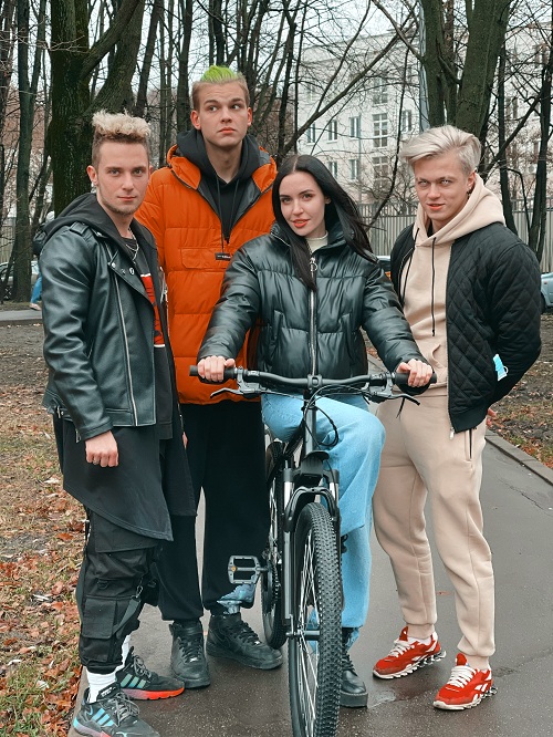 В России запустили проект «Рисовелик» с популярными тик-токерами в главной роли