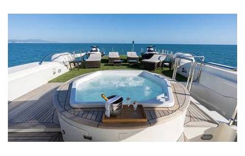 Открыта возможность купить или зафрахтовать за криптовалюту или NFT-токены супер-яхту VIANNE