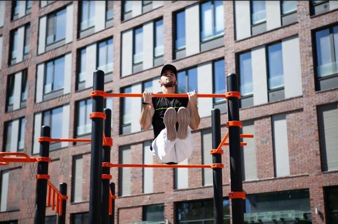 Москвичи установят рекорд России по подтягиваниям в честь Великой Победы