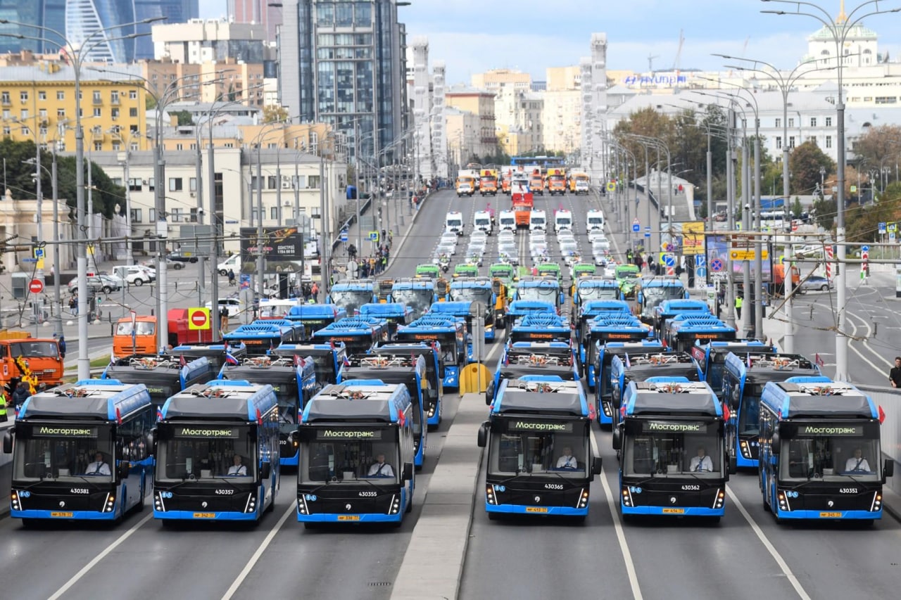 Дептранс призвал москвичей пересаживаться на общественный транспорт