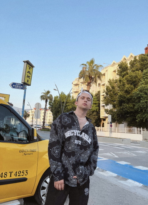 VTORNIK выпустил новый трек «На ножи»