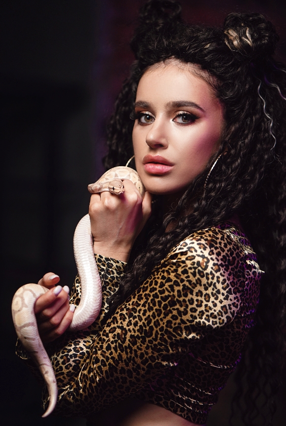 Yara Rey премьера новой песни Zoo